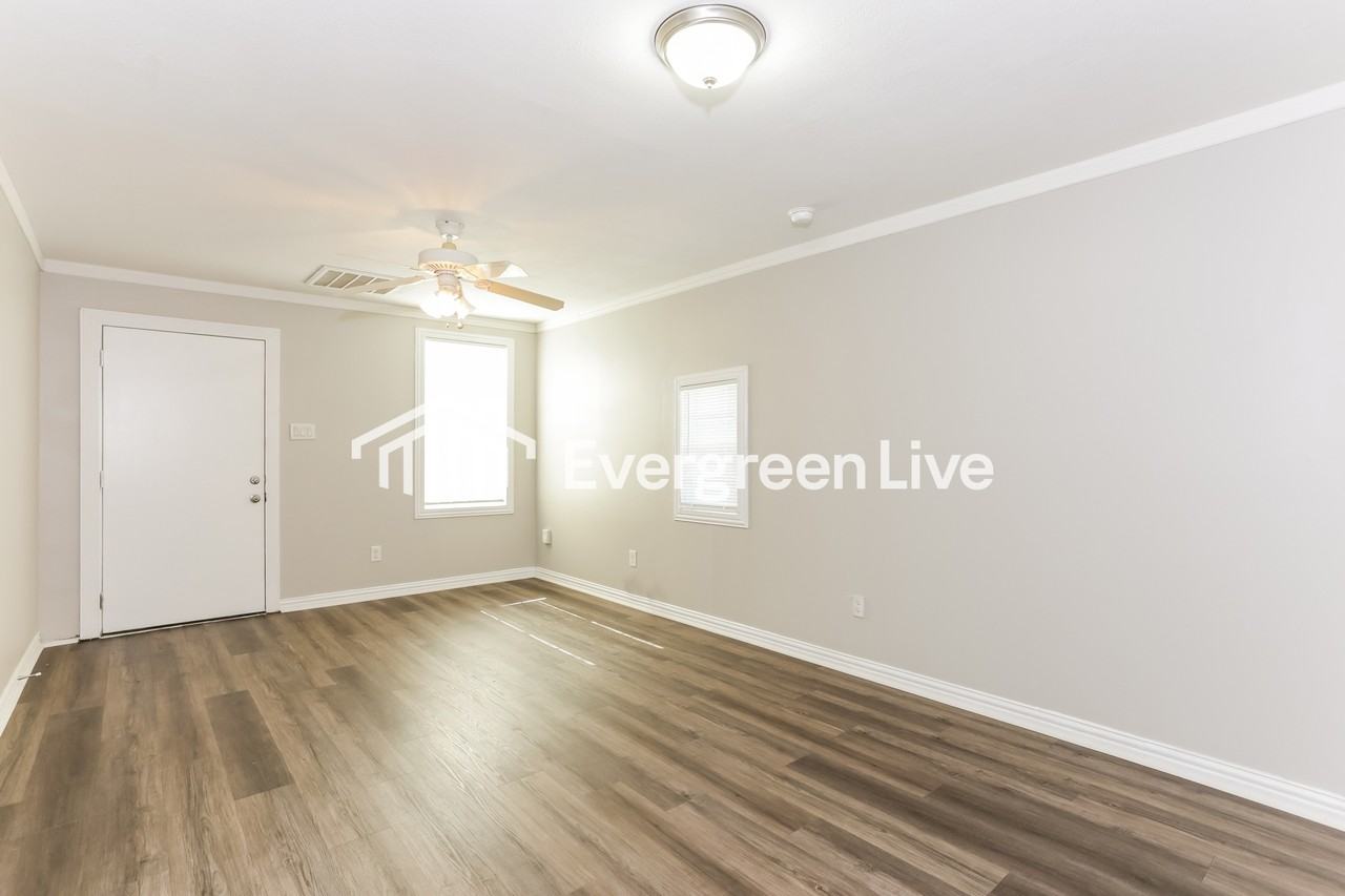 8914 Cardella Ave - Photo 3 of 12