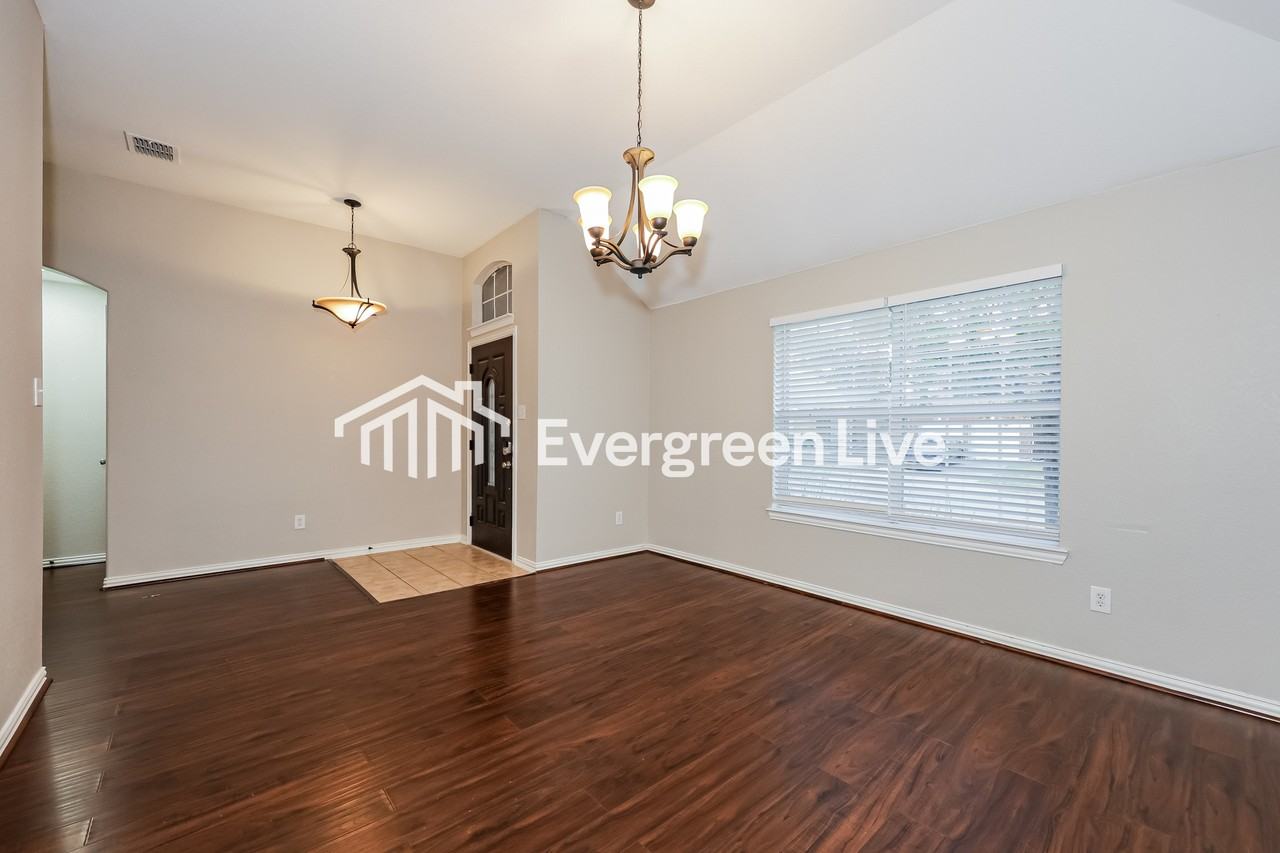 3228 Chesington Drive - Photo 5 of 16