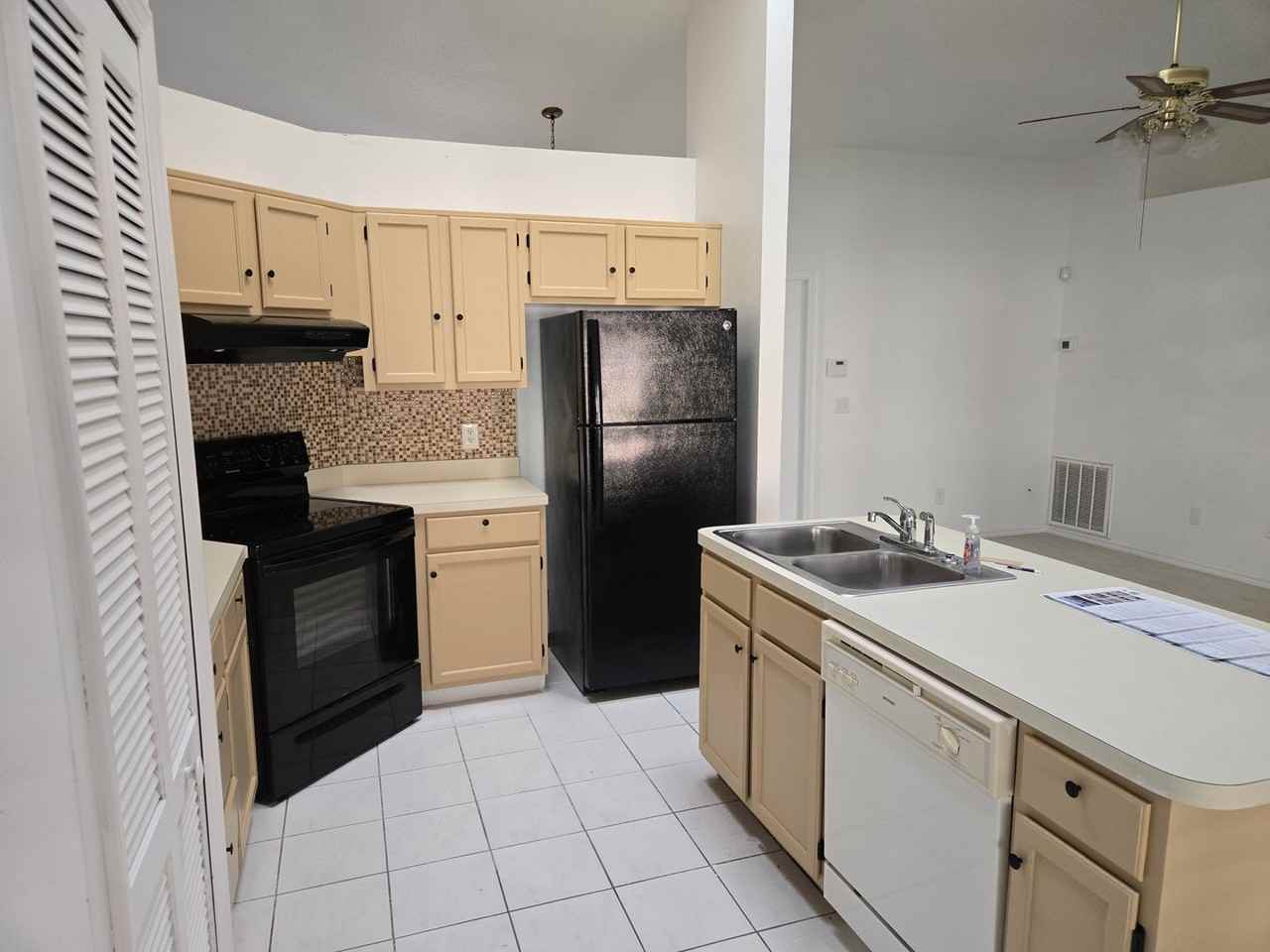 348 Lake Crescent Dr - Photo 4 of 30