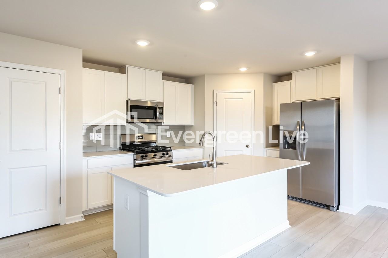 108 Meadow Gate Court - Photo 6 of 16