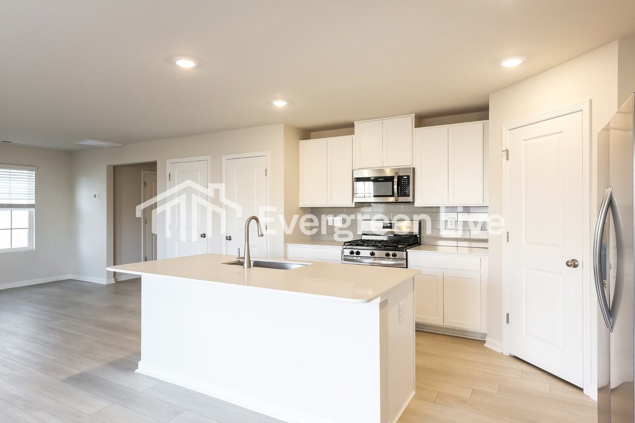 108 Meadow Gate Court - Photo 7 of 16