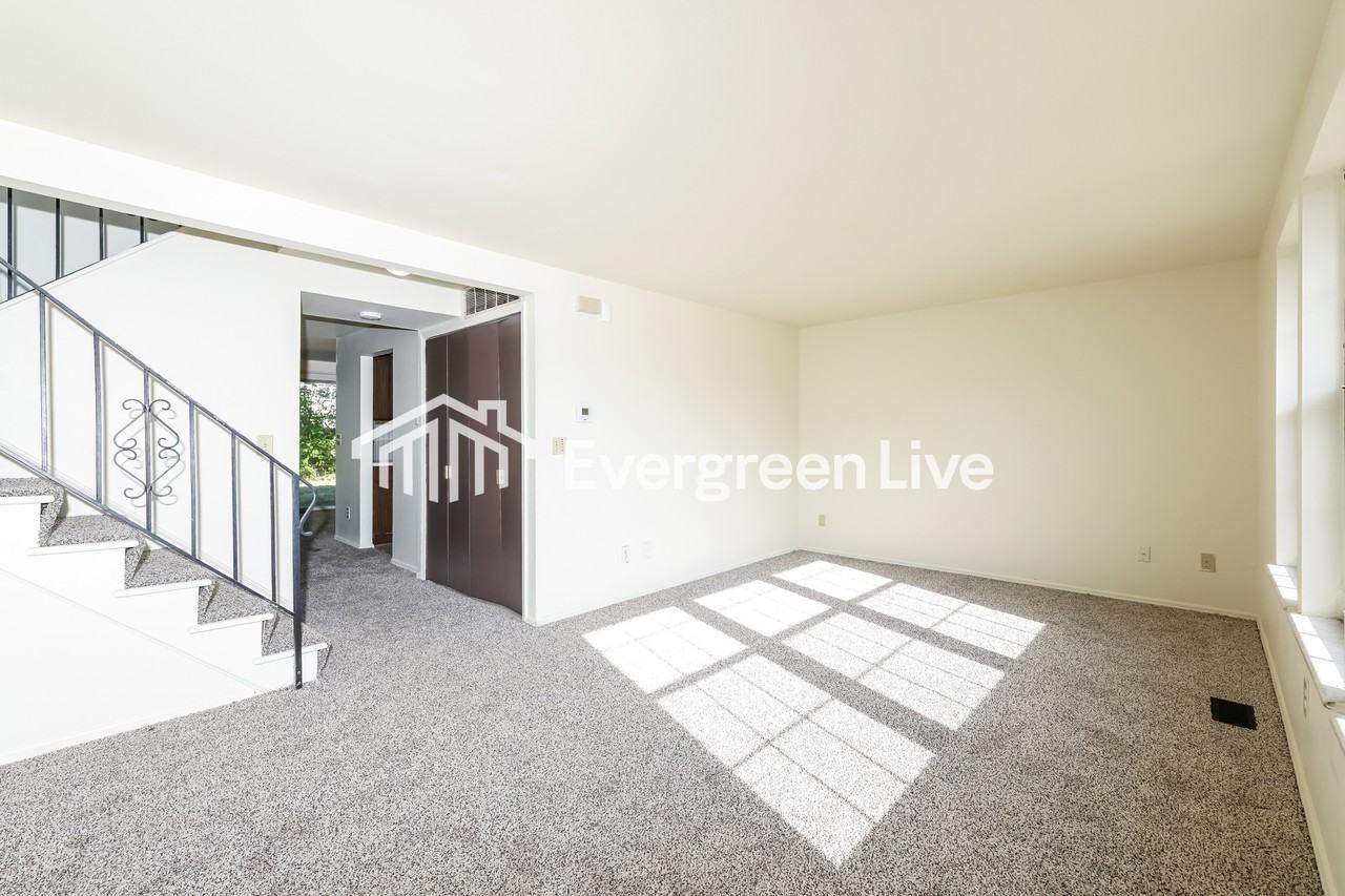 7673 Mount Hood - Photo 3 of 16