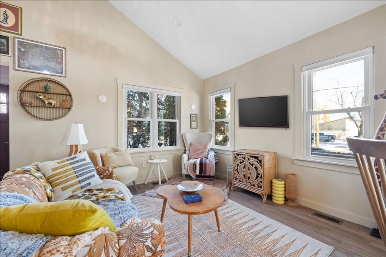 1702 Avenue C - Photo 2 of 15