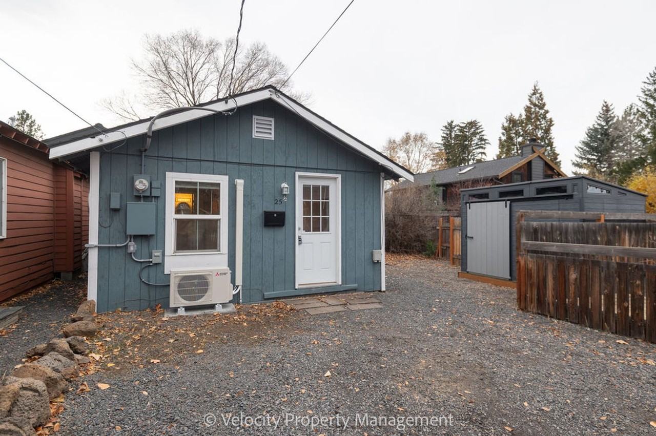 25 1/2 Nw Hood Pl - Photo 2 of 13