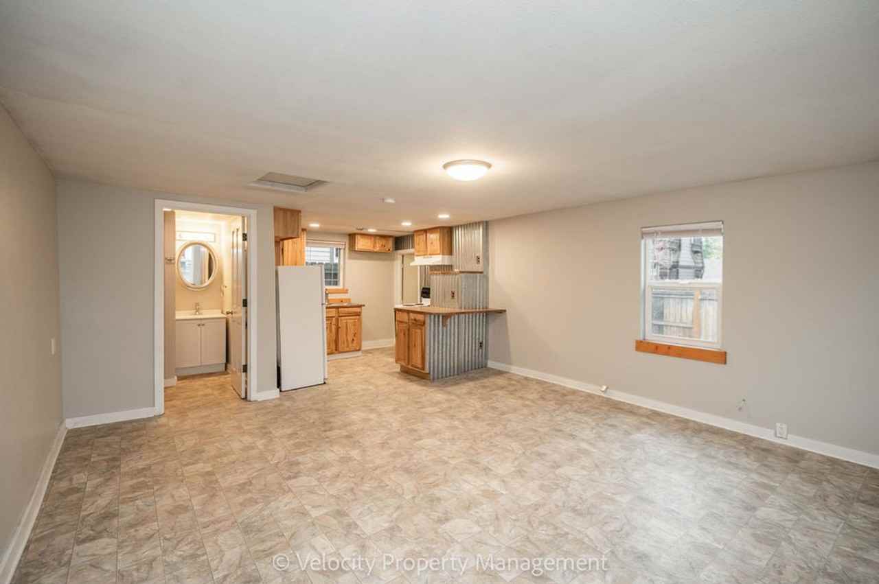 25 1/2 Nw Hood Pl - Photo 3 of 13