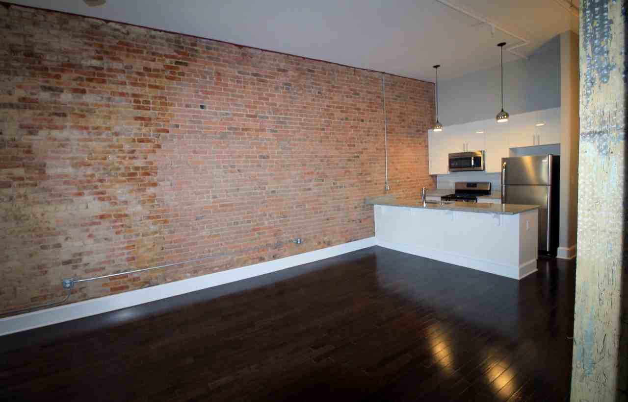 555 Poplar St #206 - Photo 4 of 7