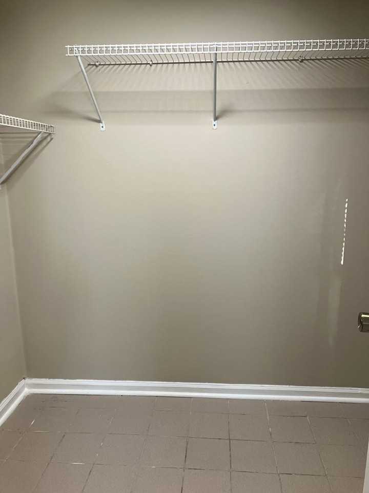 613 Castlegate Dr - Photo 5 of 17