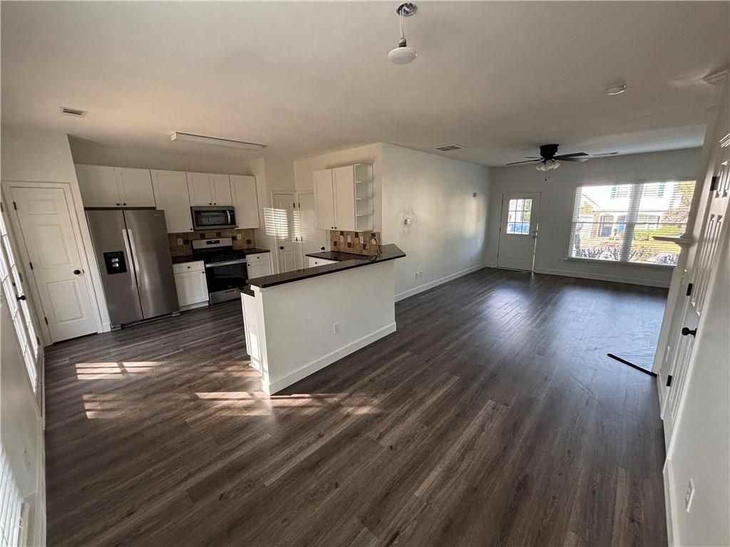 200 Wellisford Ct - Photo 4 of 11