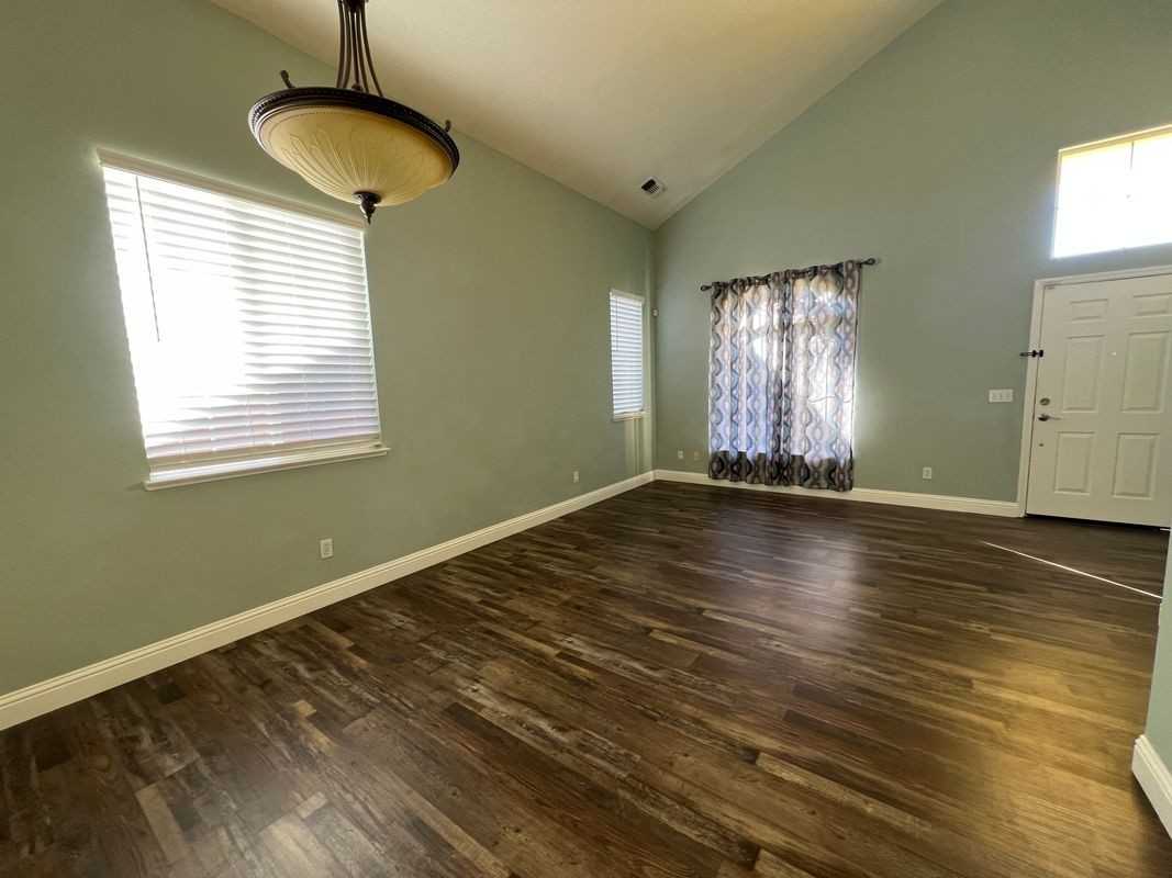 4216 Heritage Ct - Photo 3 of 41