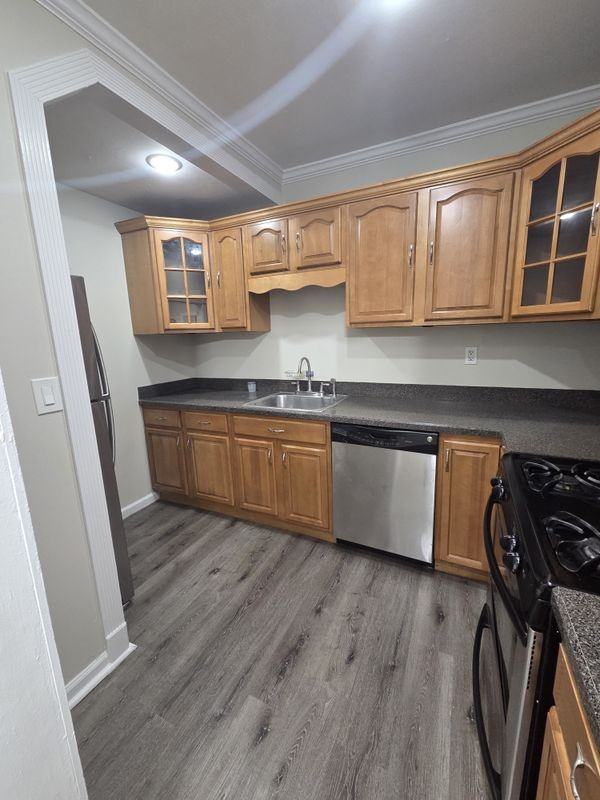 537 Harrington St - Photo 3 of 5