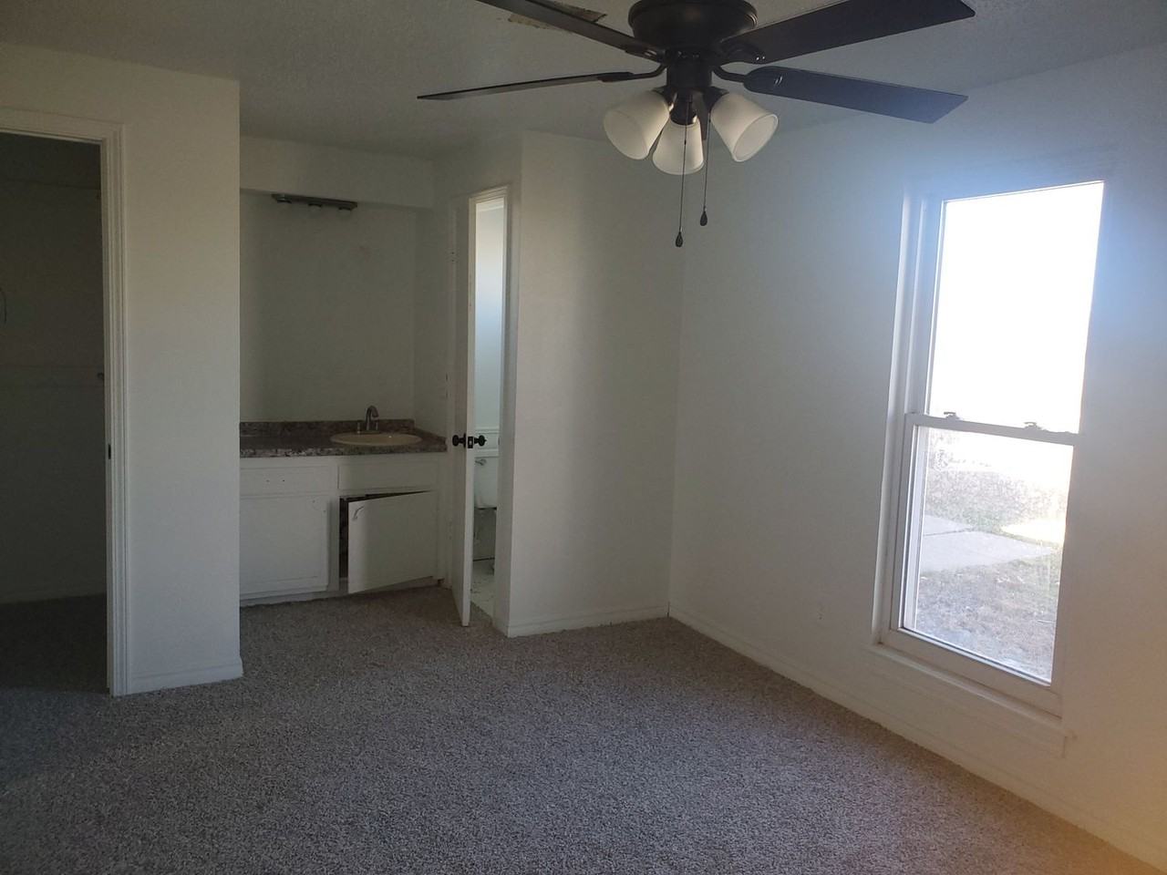 4004 Se 45th Ter - Photo 3 of 5