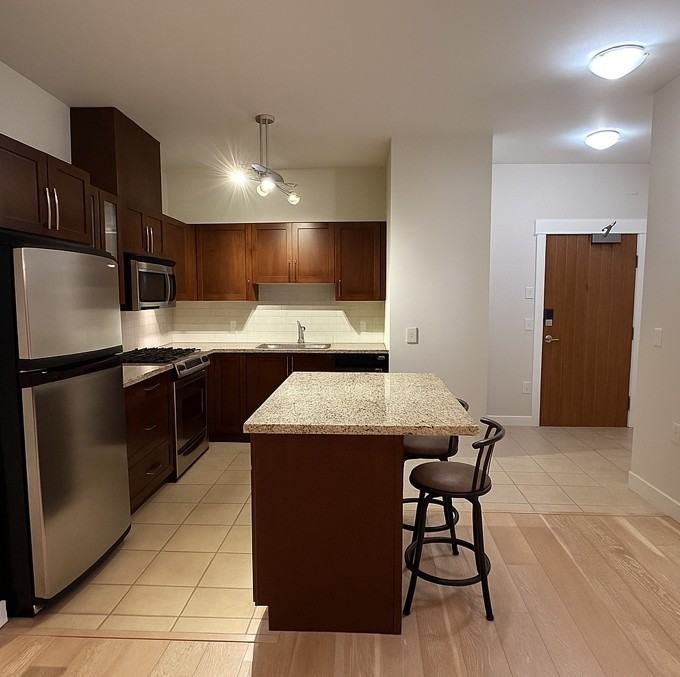 1468 Saint Andrews Avenue #3rd Floor - Photo 5 of 12