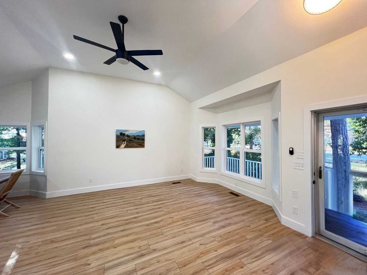 2409 Causey Dr - Photo 3 of 38