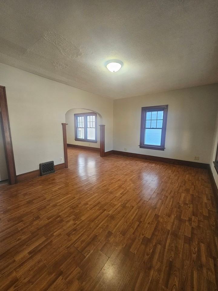 1819 Grand Avenue - Photo 3 of 14