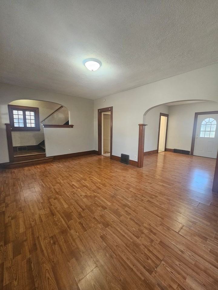 1819 Grand Avenue - Photo 4 of 14