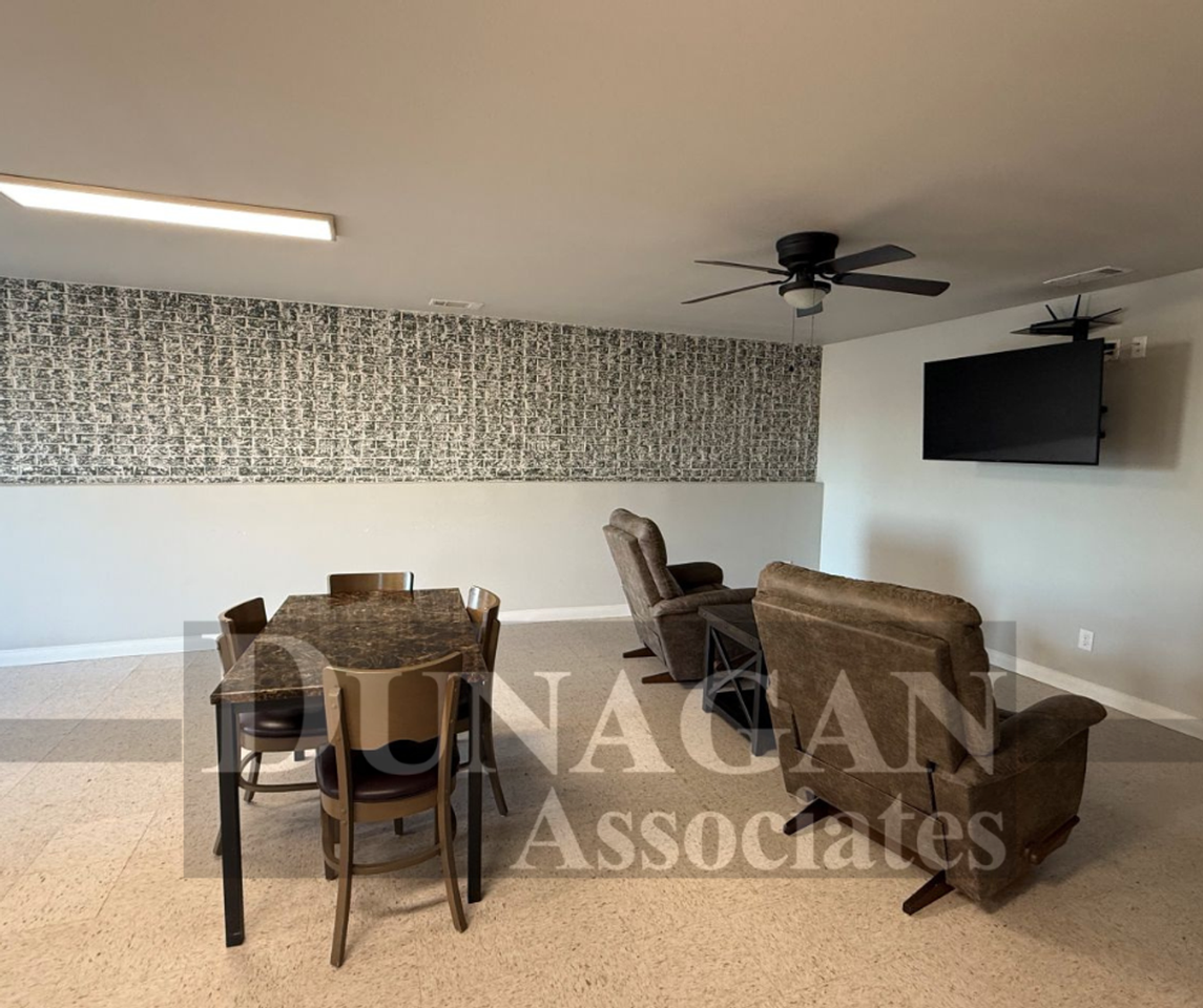 2 Bedroom - Photo 3 of 6