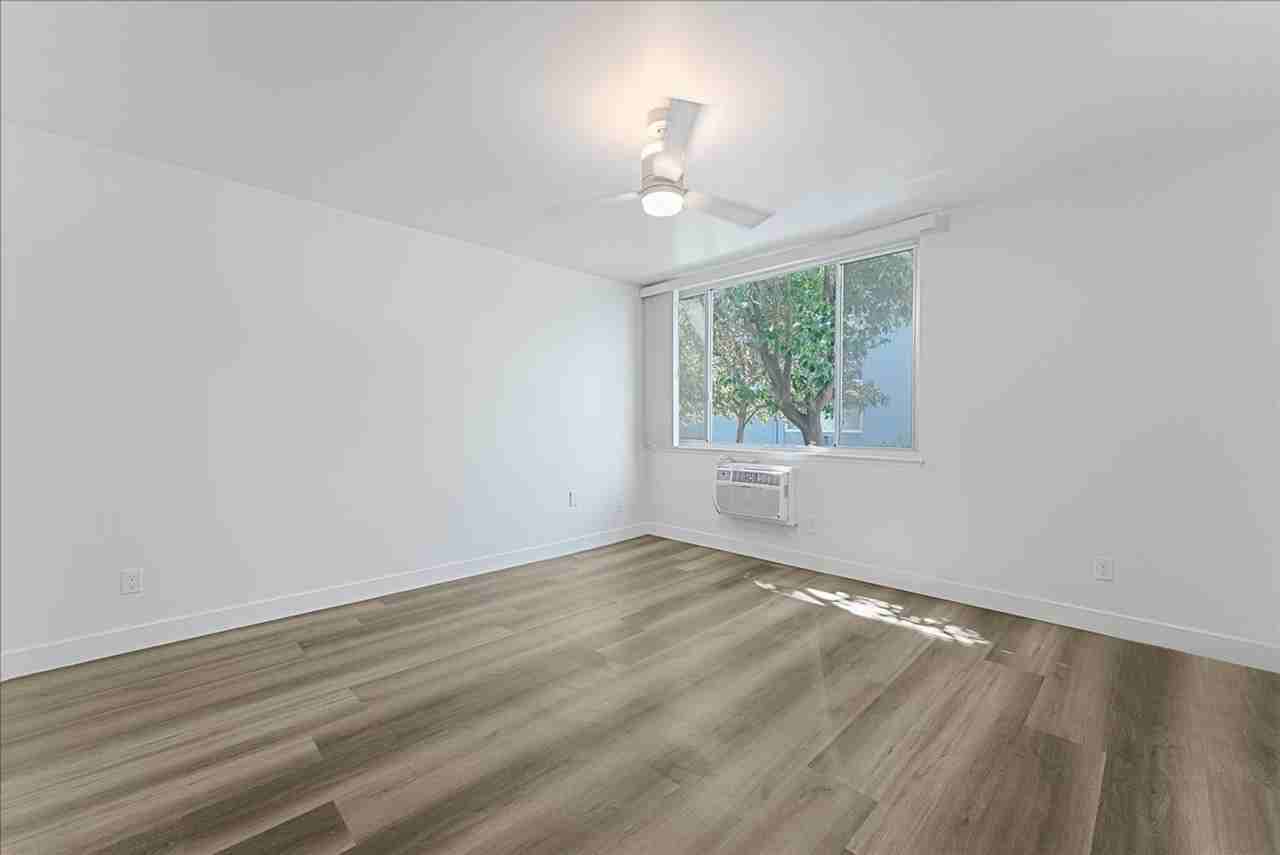 2736 Pomeroy Ave - Photo 4 of 13