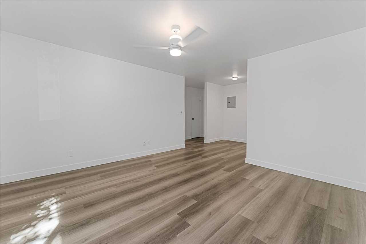 2736 Pomeroy Ave - Photo 5 of 13