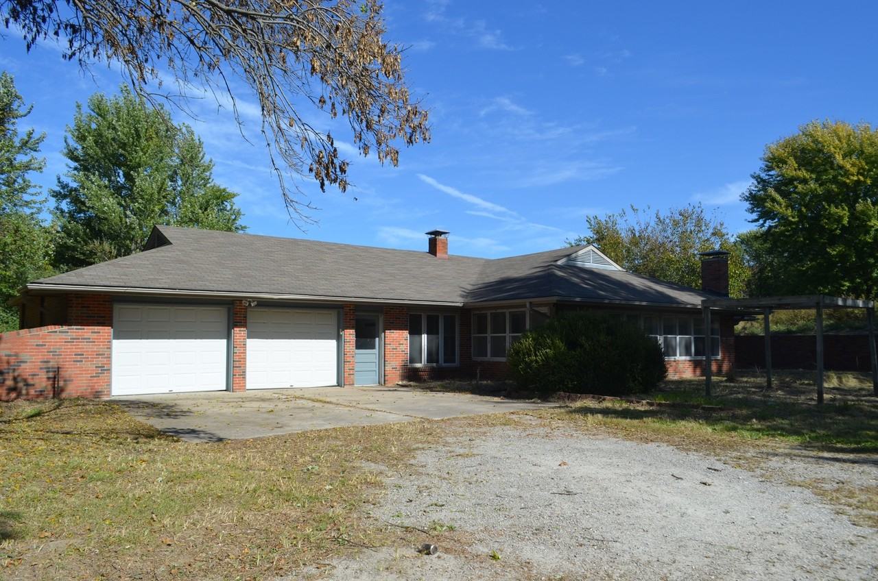 5900 S River Hills Rd - Photo 3 of 29