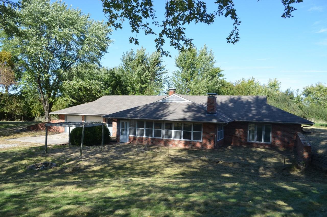 5900 S River Hills Rd - Photo 4 of 29