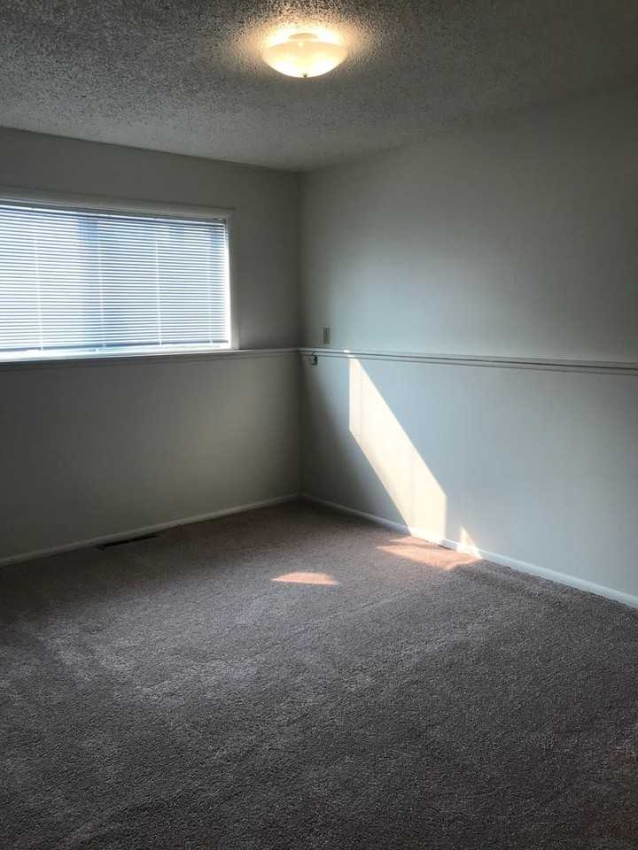 1515 S Black Ave - Photo 2 of 27