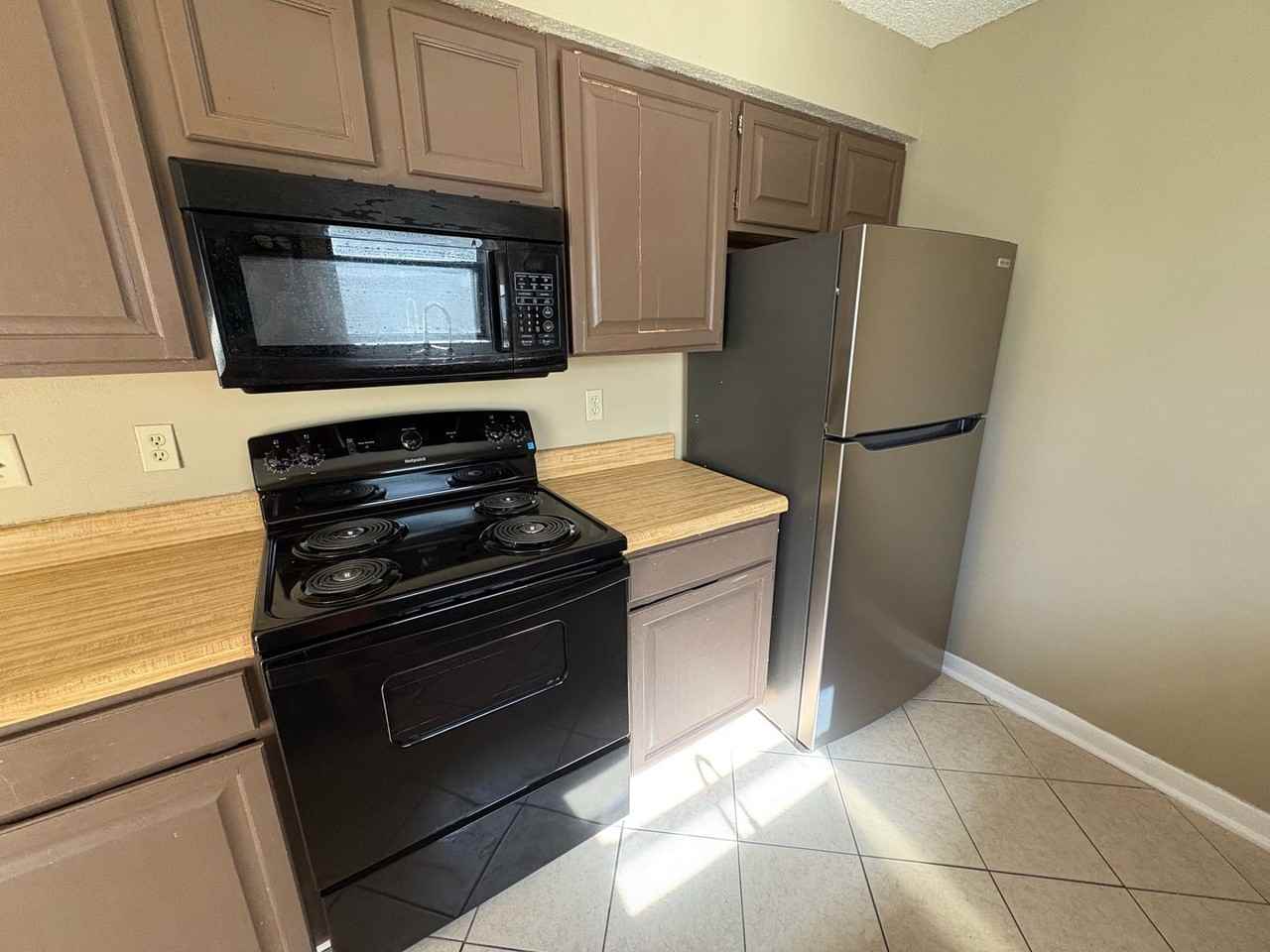 2845 Derringer Ct - Photo 5 of 14