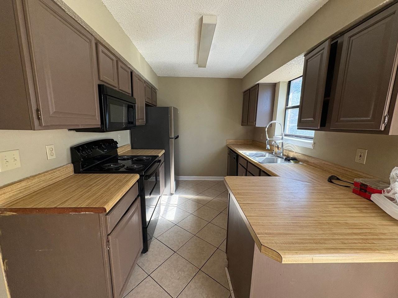 2845 Derringer Ct - Photo 6 of 14