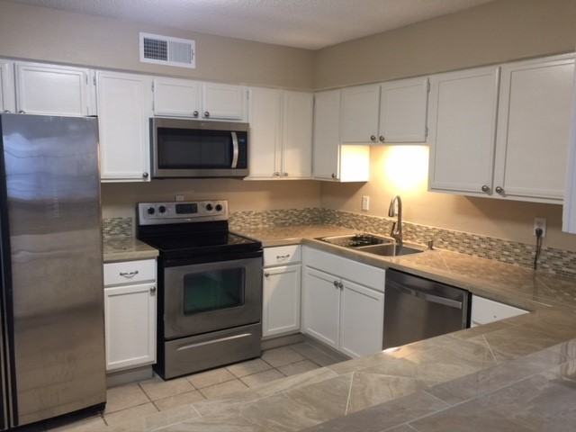 1920 Back Bay Dr - Photo 6 of 22