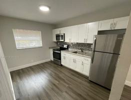 featured image of 450 Sw 2nd St