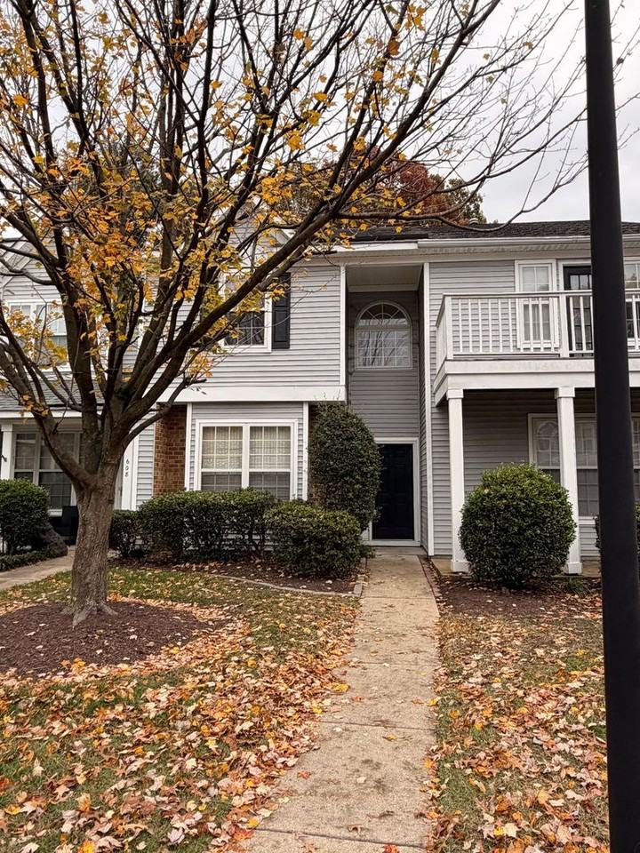 606 Windbrook Cir - Photo 2 of 23