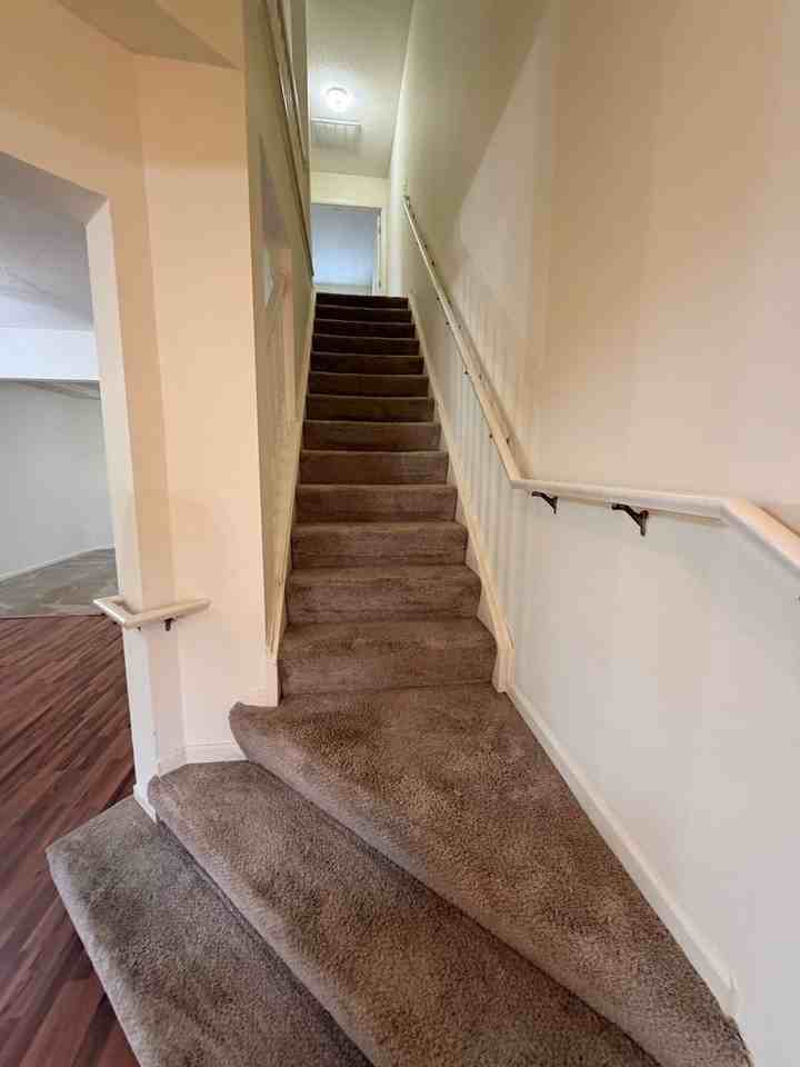 606 Windbrook Cir - Photo 3 of 23