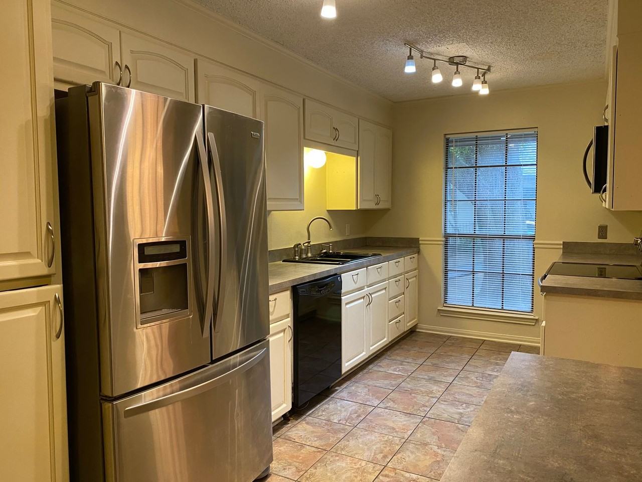 4222 Ermine Trail - Photo 6 of 24