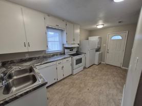 423 E Diehl Ave - Photo 1 of 1