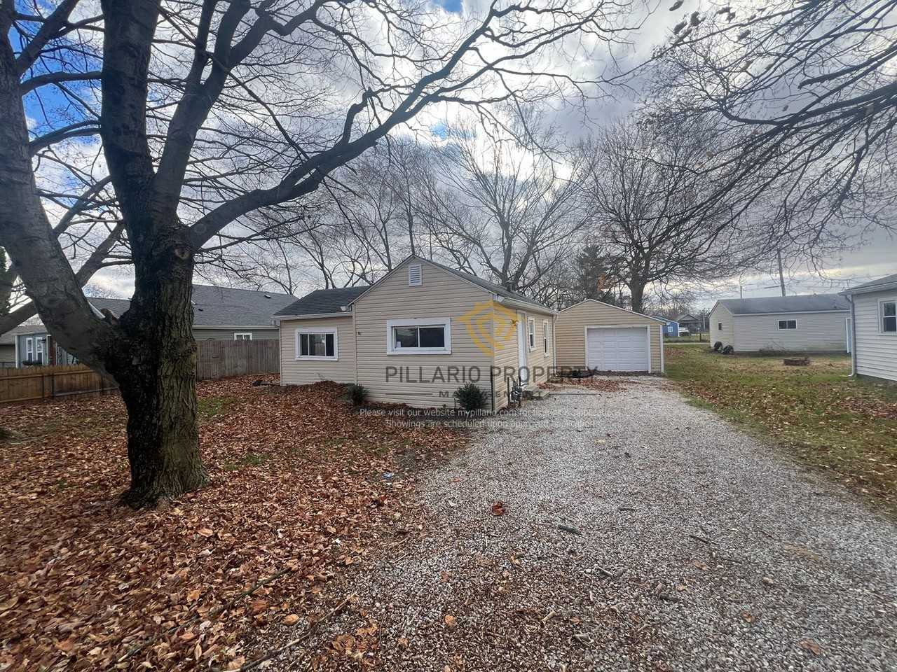 1115 W Seventh St - Photo 3 of 12