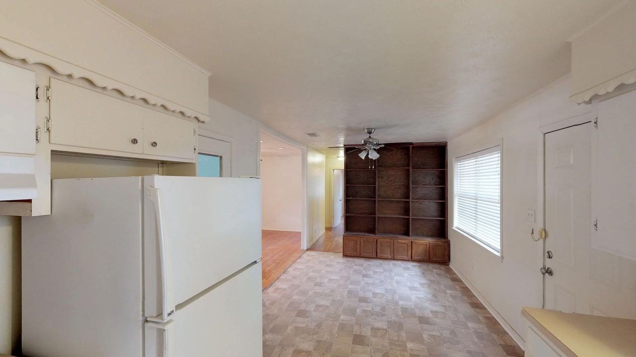 1301 Amherst Drive - Photo 5 of 13