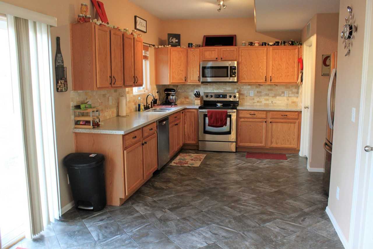 10757 Deer Meadow Cir - Photo 7 of 25