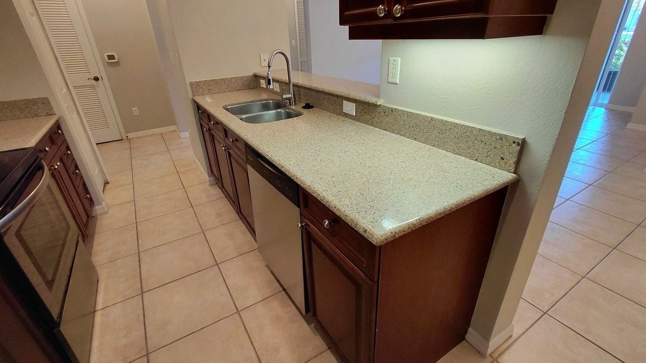 11564 Mizzon Dr - Photo 7 of 38