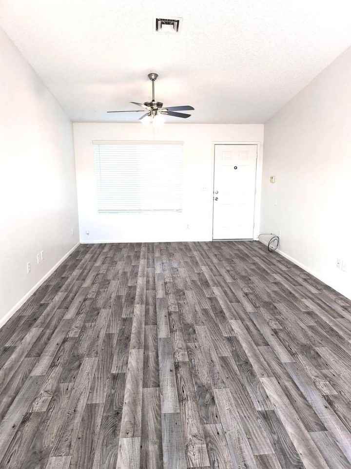 7927 West Desert Cove Avenue - Photo 7 of 14