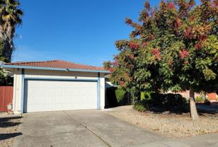 1031 Fallbrook Dr - Photo 1 of 1