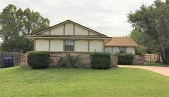 featured image of 2012 N Forest Park St