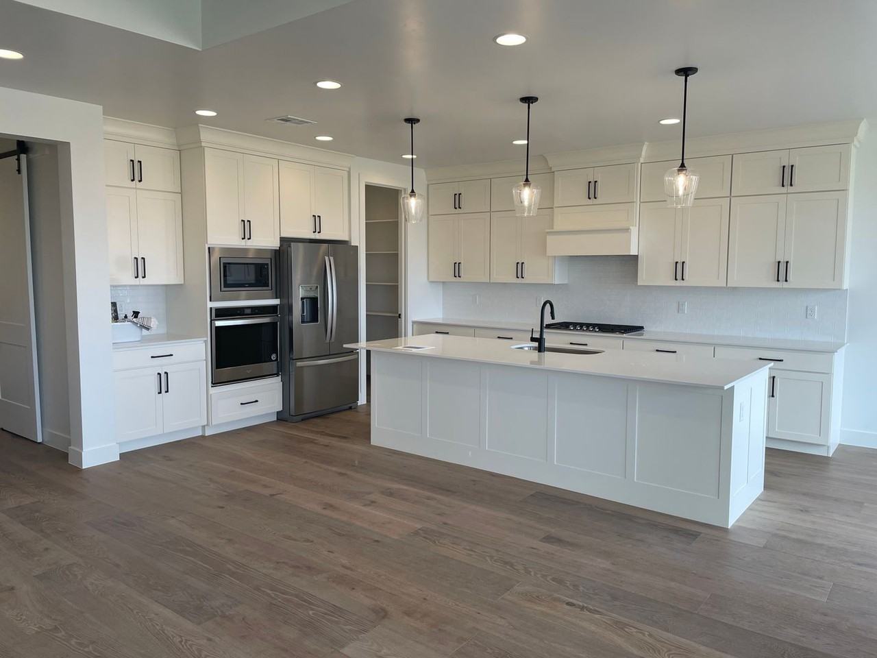 5820 S Sunset Rock Dr - Photo 3 of 33