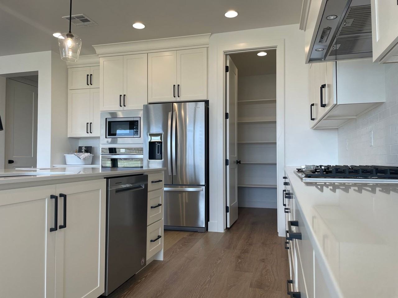 5820 S Sunset Rock Dr - Photo 4 of 33