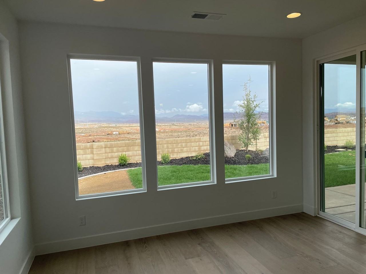 5820 S Sunset Rock Dr - Photo 6 of 33