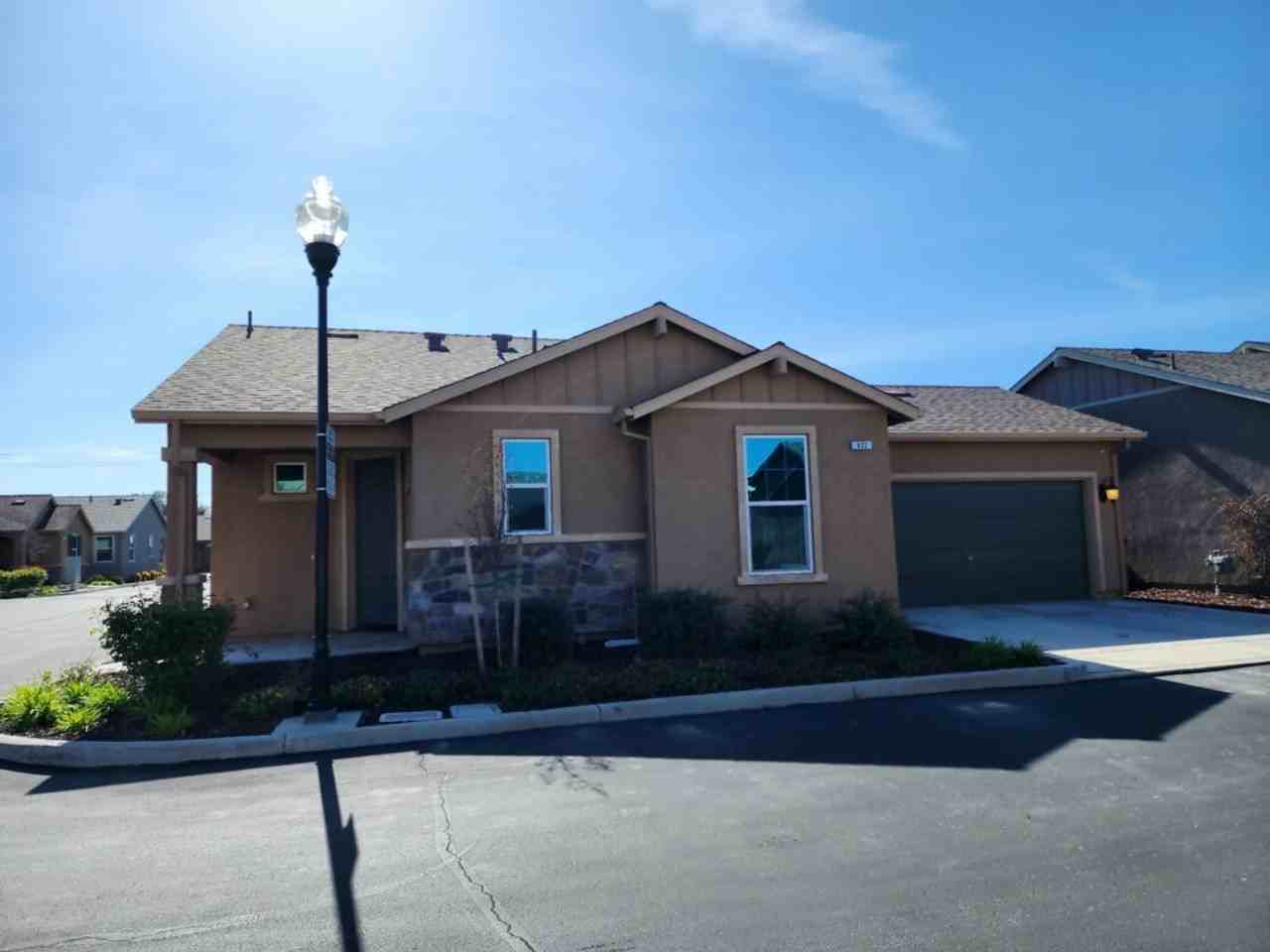 832 Castellona Dr - Photo 2 of 2