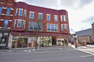 featured image of 124 E Main St