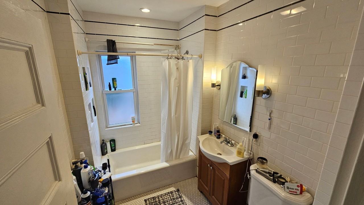 1 Woodstock Ave - Photo 6 of 20