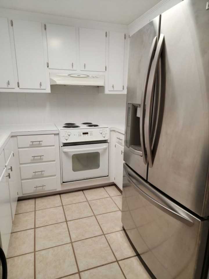 412 West 26th Street - Photo 6 of 22