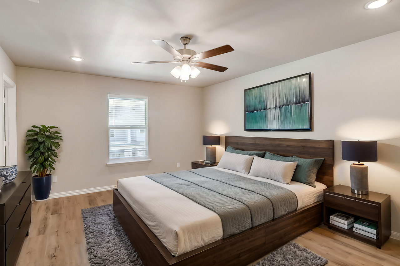 1029 E Golden Ln - Photo 7 of 15