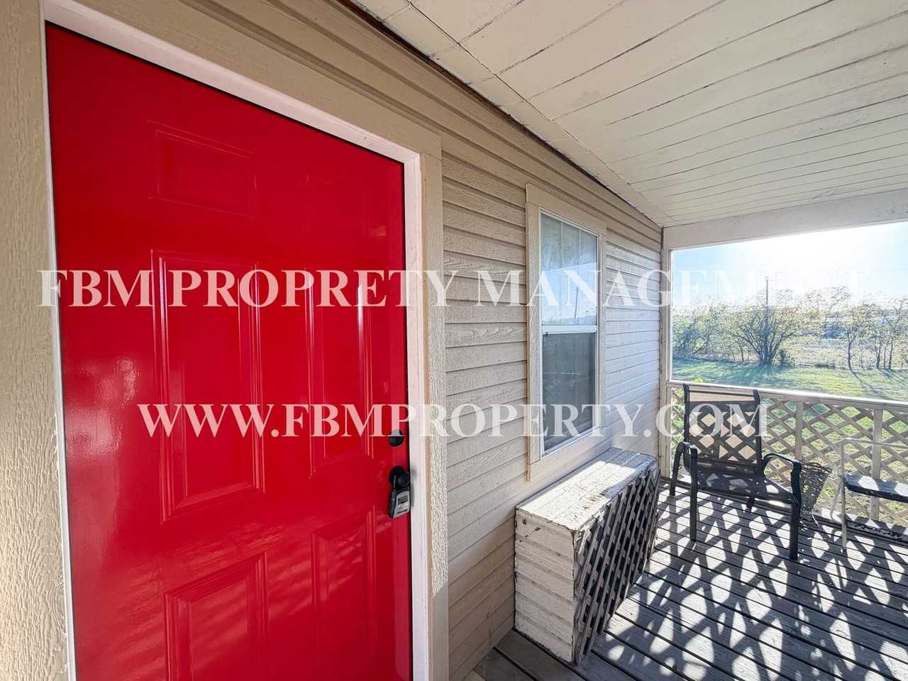 1509 S Oak Grove Rd #D - Photo 2 of 10