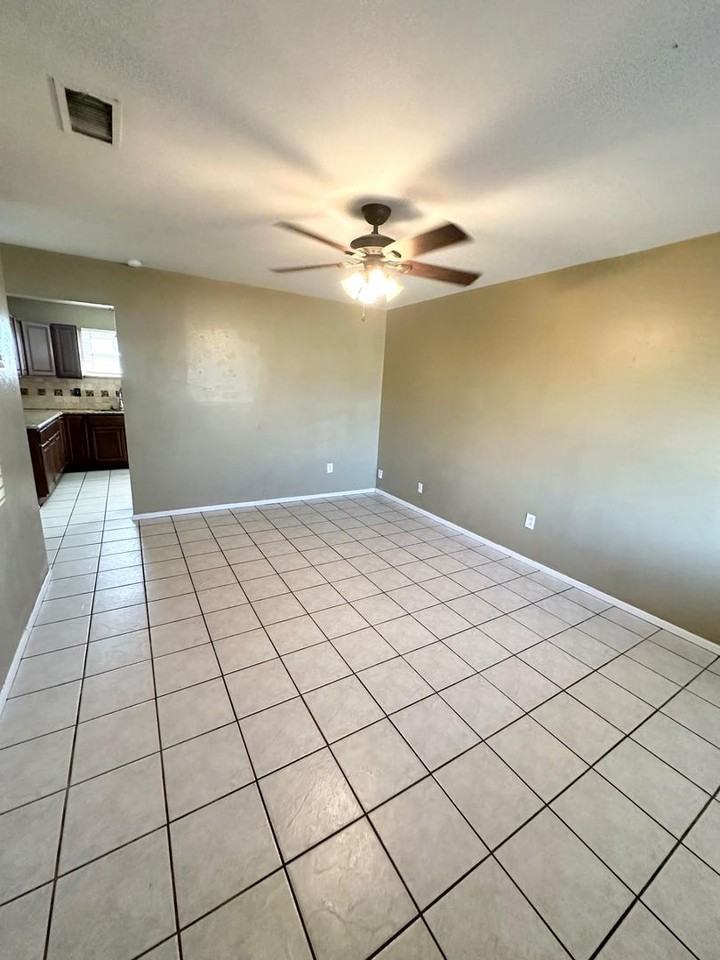 4725 Crockett Avenue - Photo 2 of 12